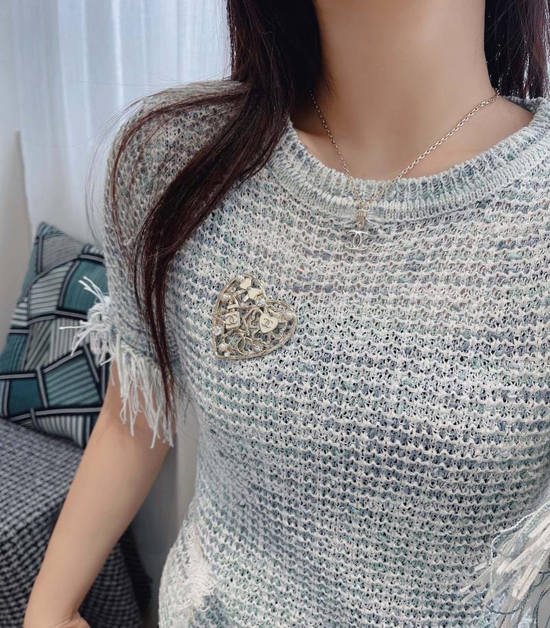 Chanel Brooch YCB81107