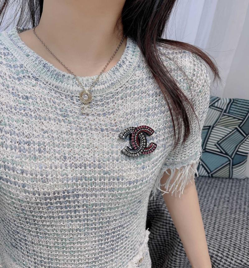 Chanel Brooch YCB81108