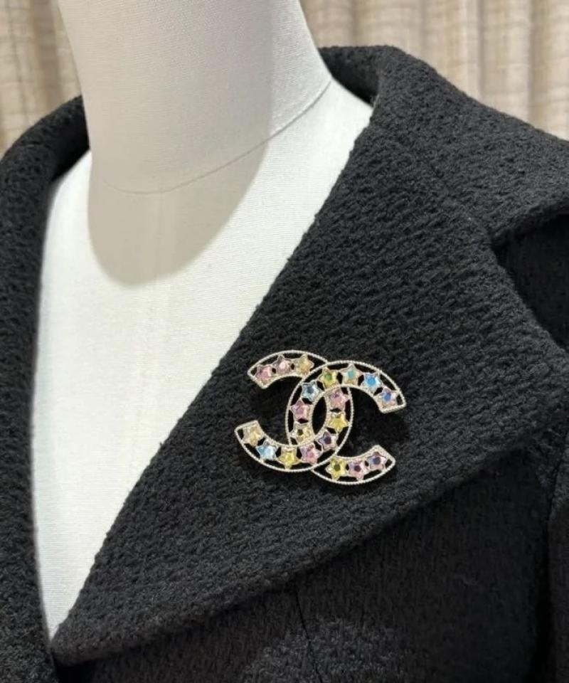 Chanel Brooch YCB81109