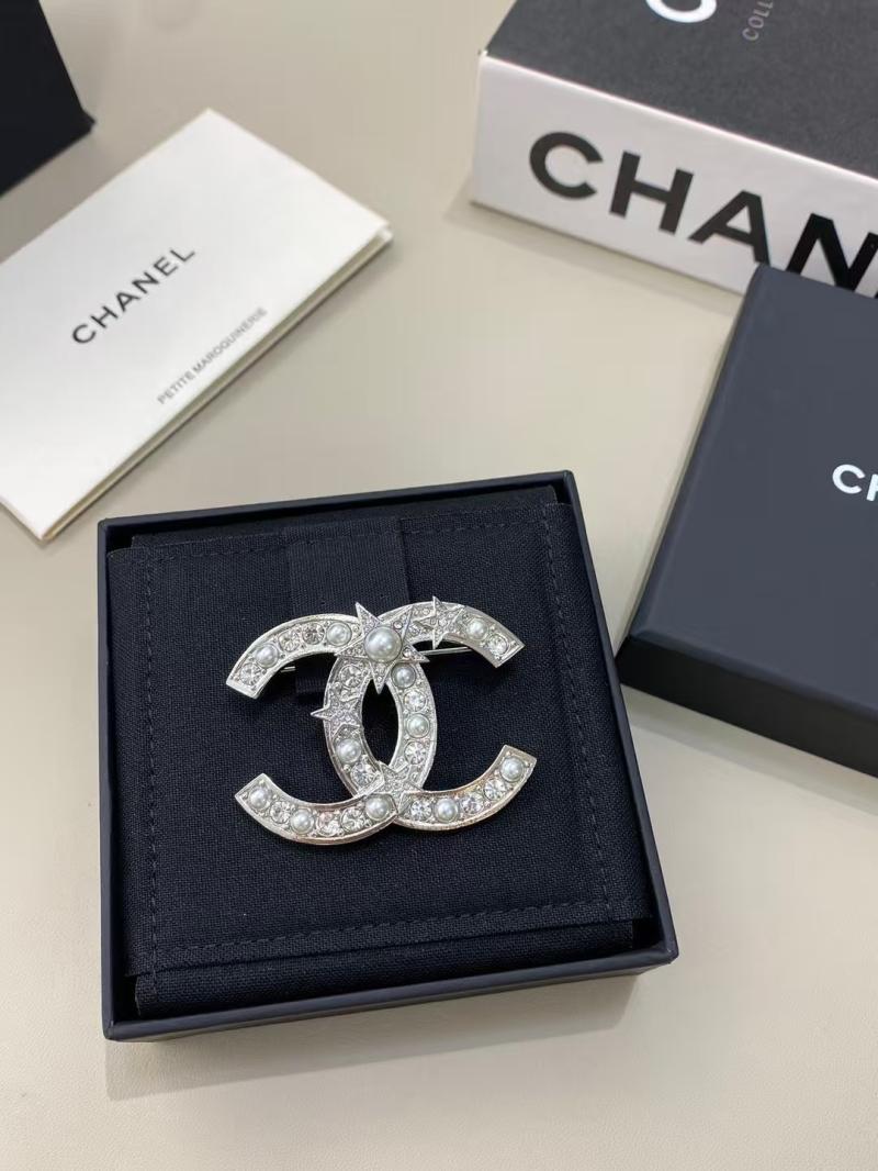 Chanel Brooch YCB81110