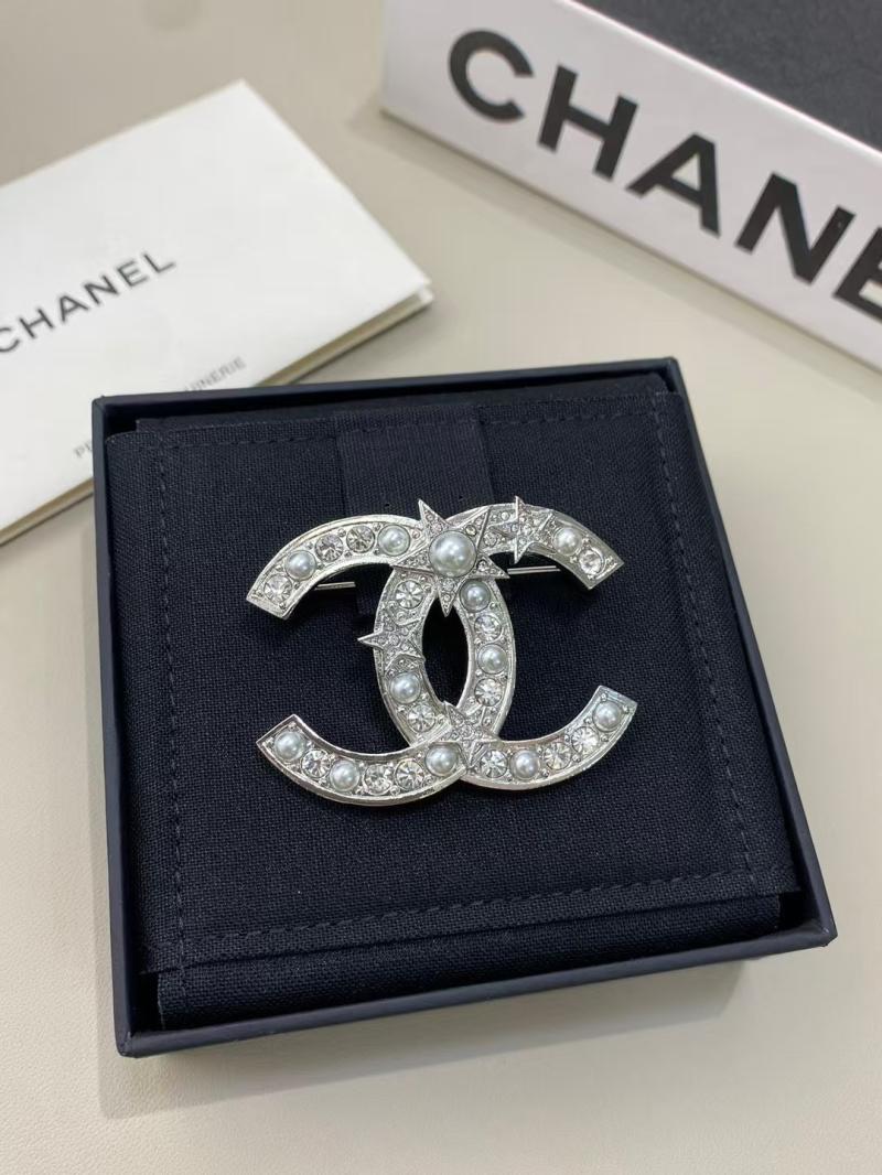 Chanel Brooch YCB81110
