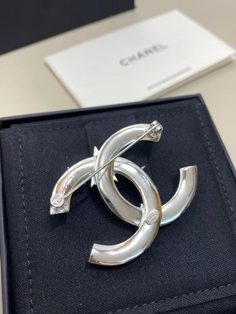 Chanel Brooch YCB81110