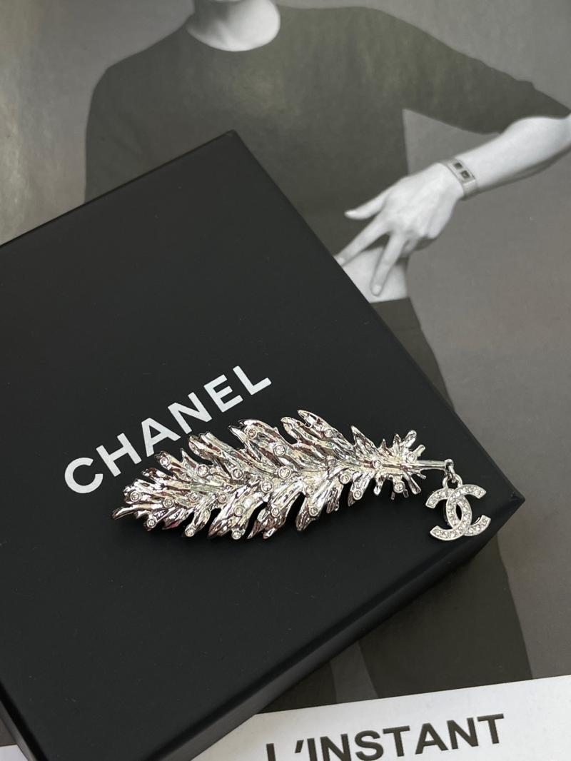 Chanel Brooch YCB81111