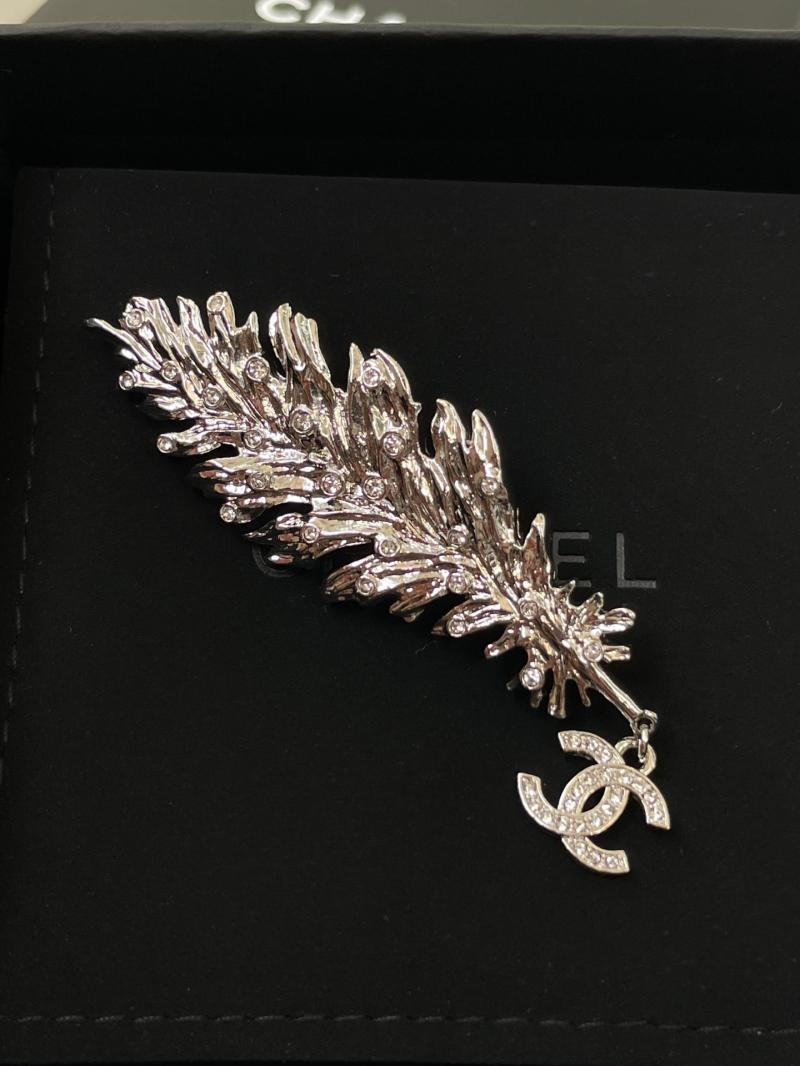 Chanel Brooch YCB81111