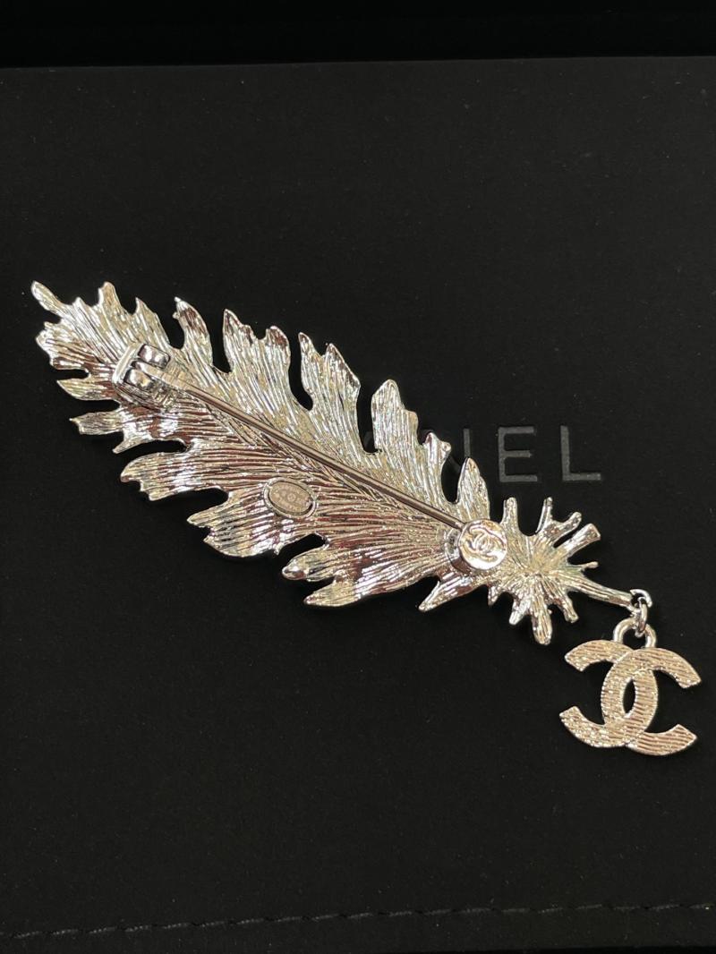 Chanel Brooch YCB81111