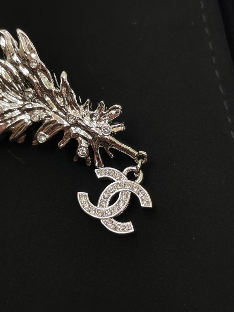Chanel Brooch YCB81111
