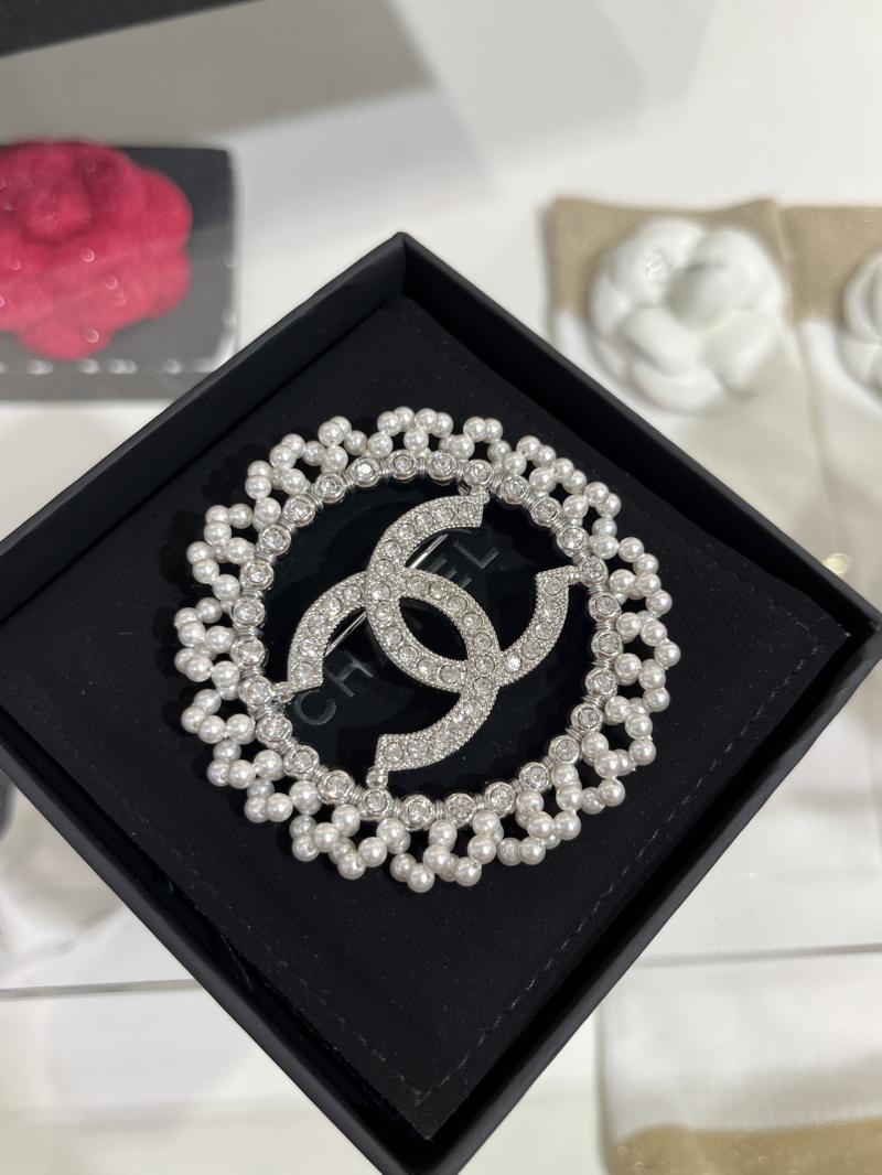 Chanel Brooch YCB81112