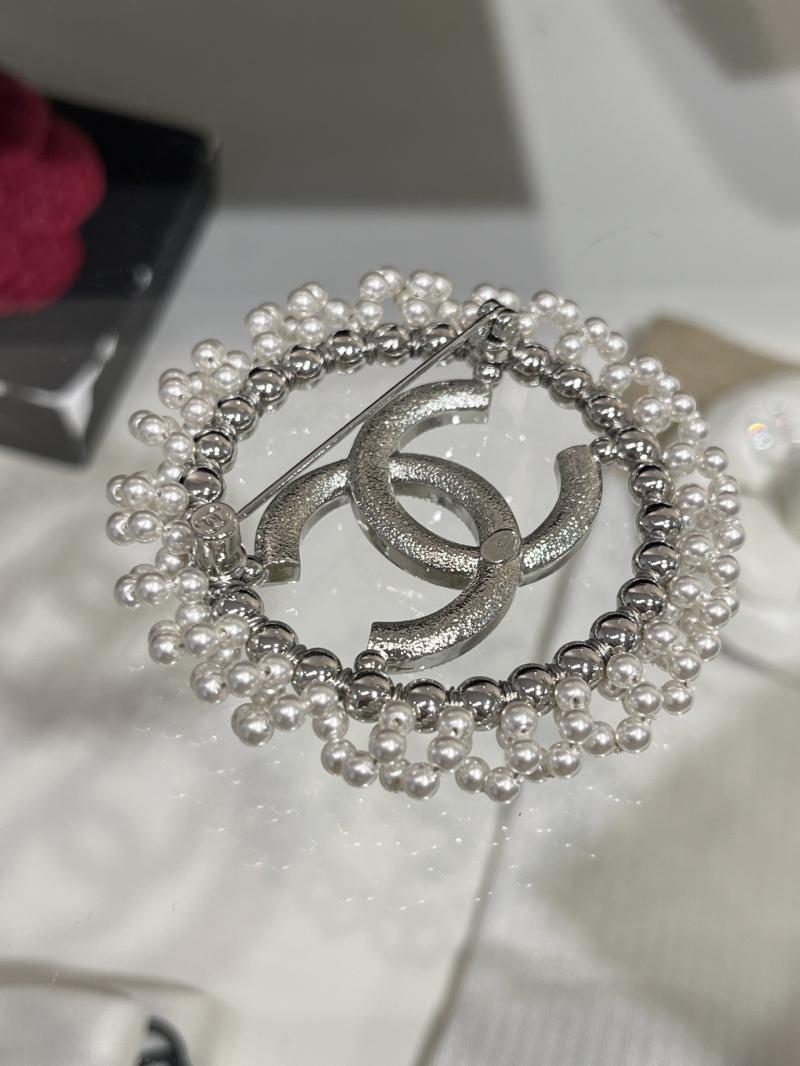 Chanel Brooch YCB81112