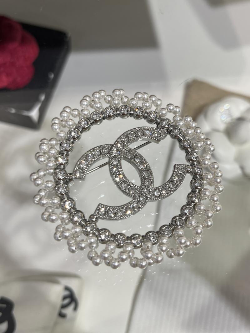 Chanel Brooch YCB81112