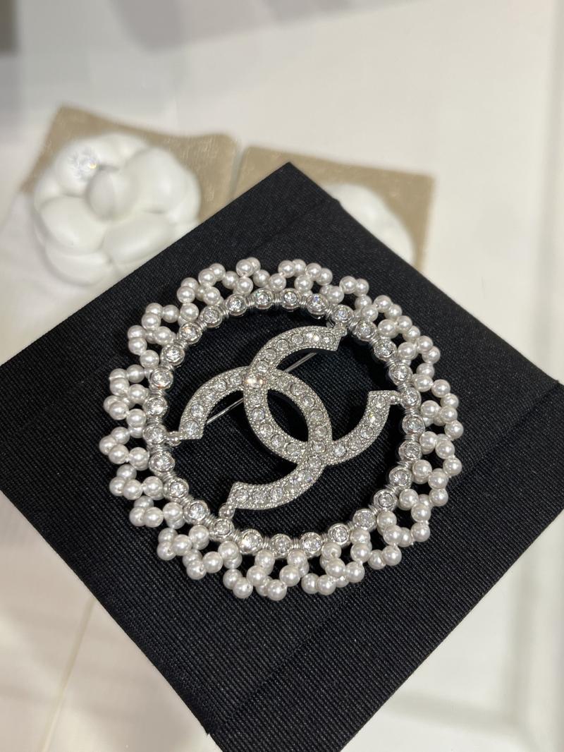 Chanel Brooch YCB81112