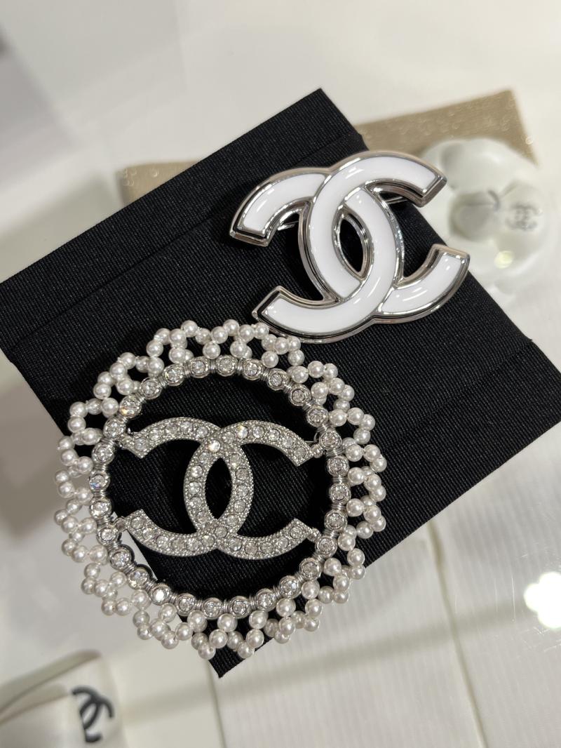 Chanel Brooch YCB81112
