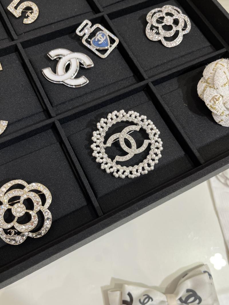 Chanel Brooch YCB81112