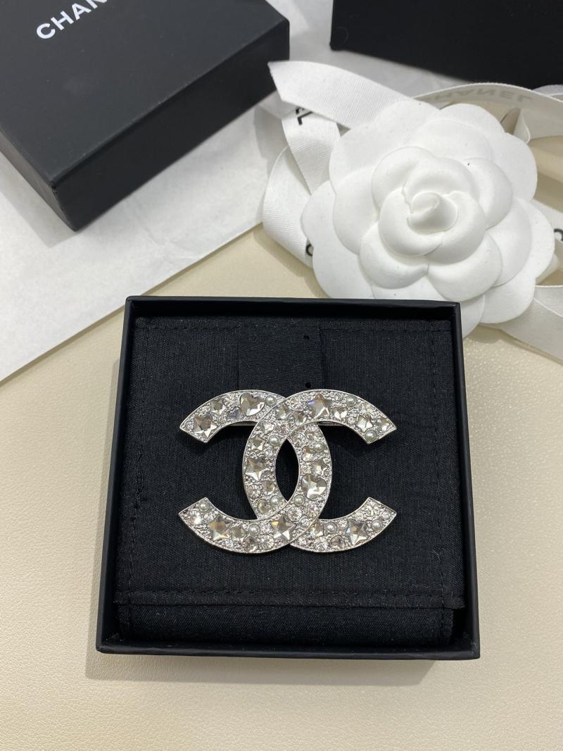 Chanel Brooch YCB81116