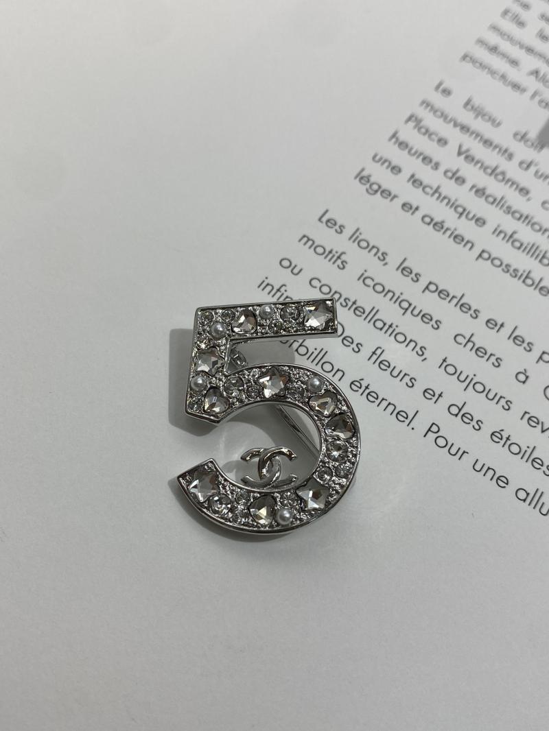 Chanel Brooch YCB81117