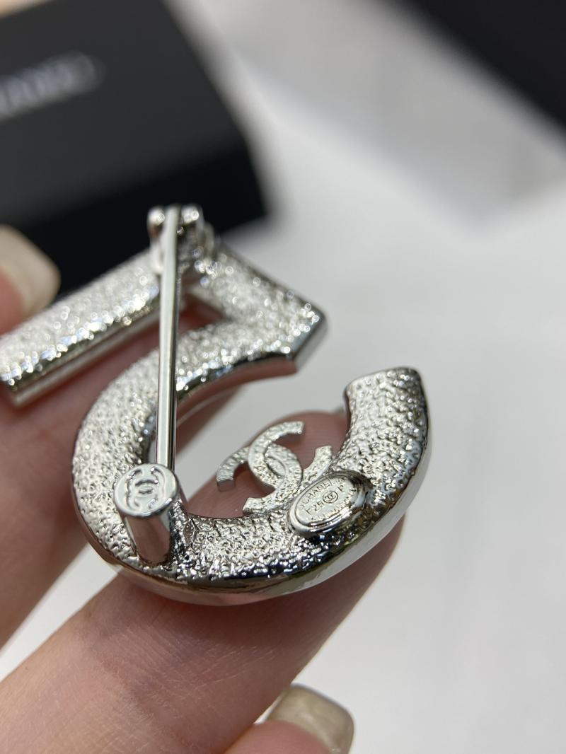 Chanel Brooch YCB81117