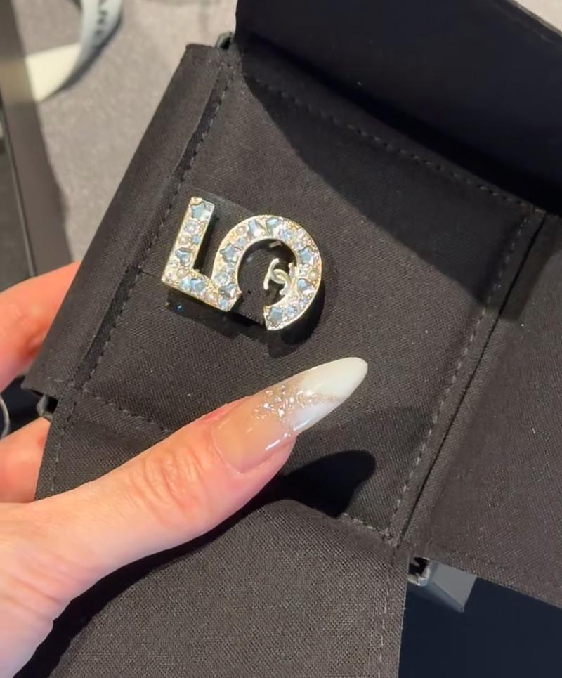 Chanel Brooch YCB81117