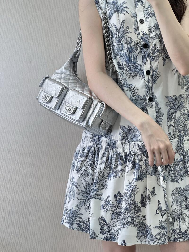 Chanel Lambskin Hobo Bag Silver AS5339