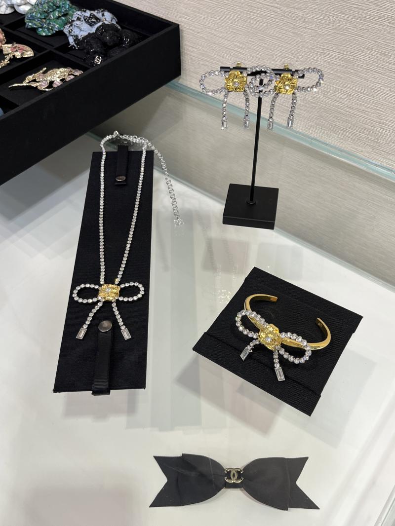 Chanel Necklace YCN81008
