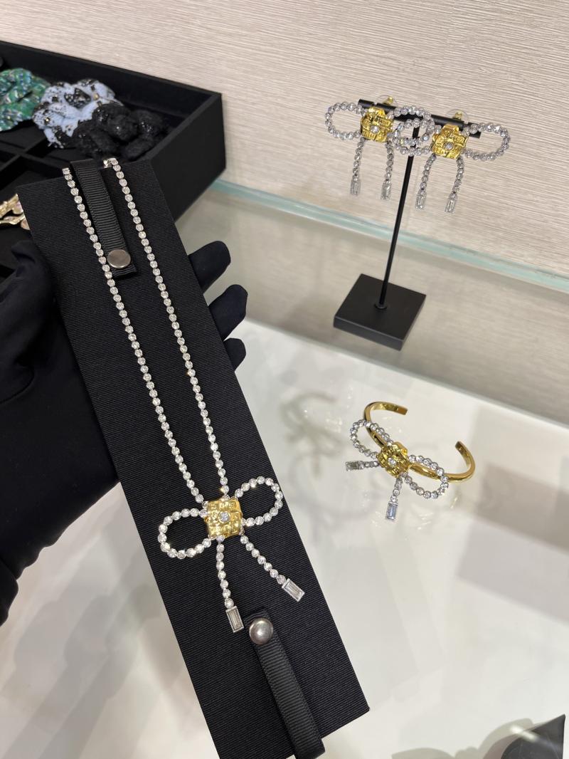 Chanel Necklace YCN81008