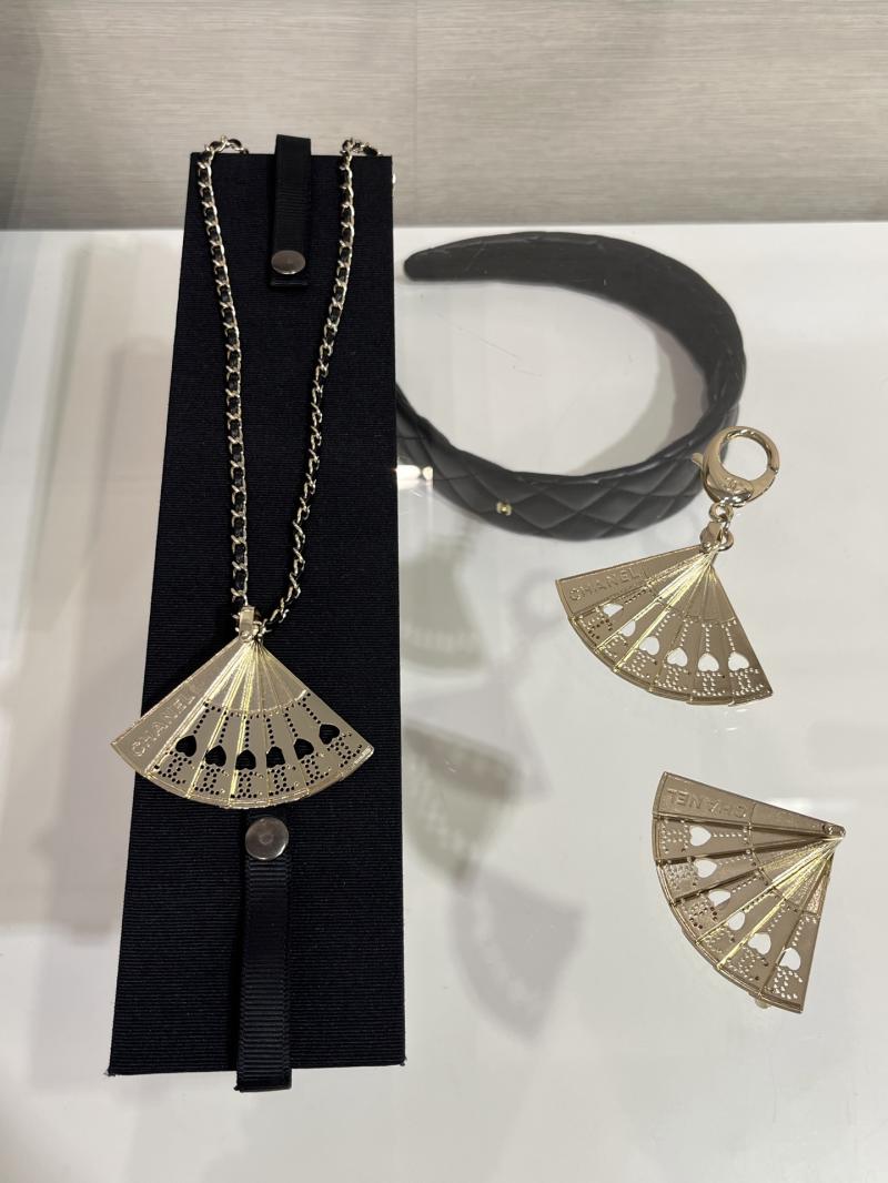 Chanel Necklace YCN81009