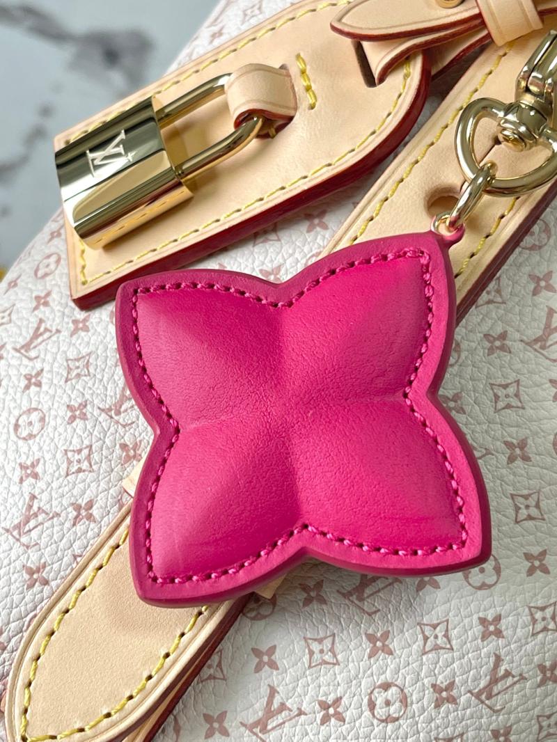 Louis Vuitton All In BB M15130