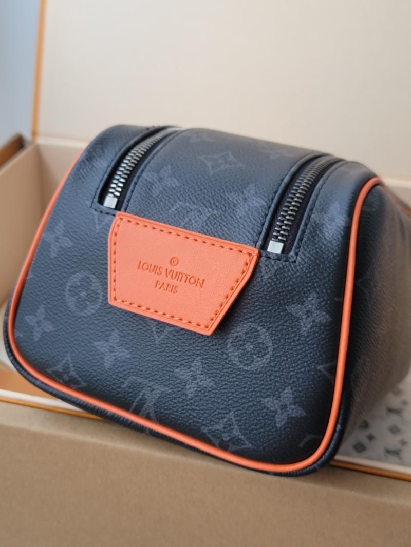 Louis Vuitton Dopp Kit M15246