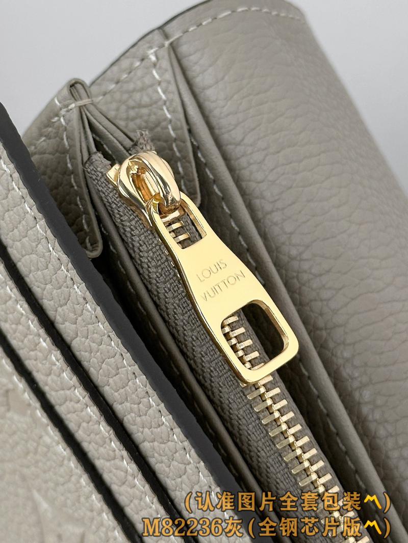 Louis Vuitton Sarah Wallet M82256