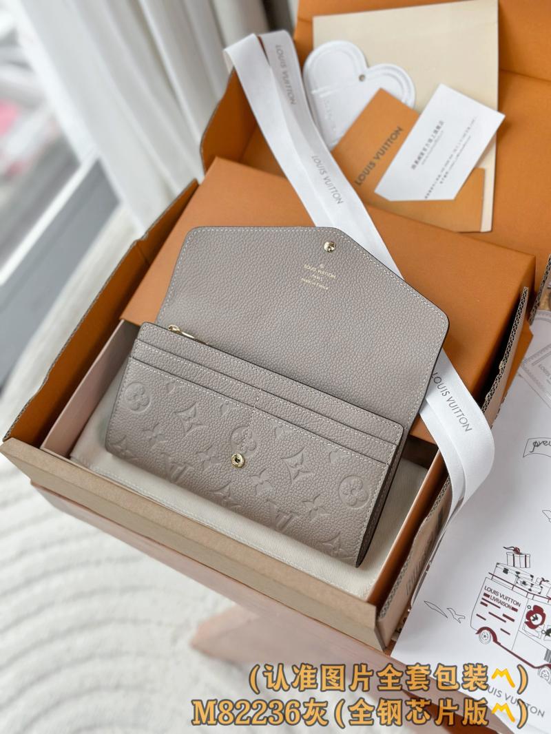 Louis Vuitton Sarah Wallet M82256