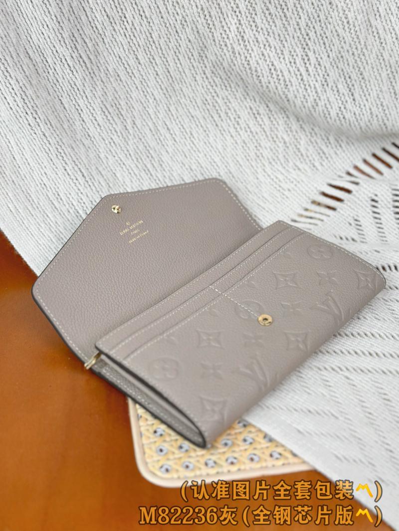 Louis Vuitton Sarah Wallet M82256