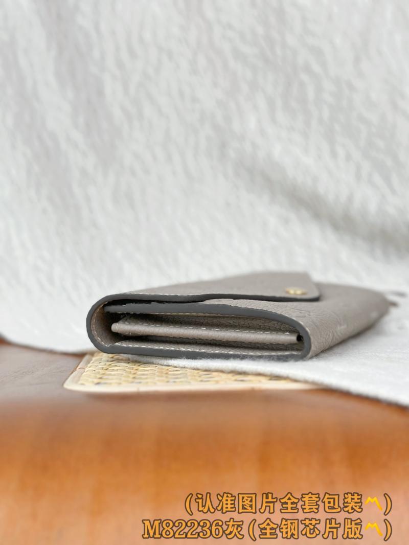 Louis Vuitton Sarah Wallet M82256