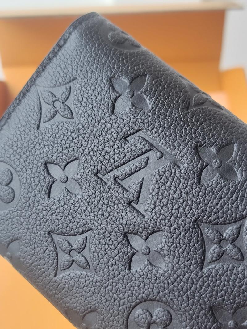 Louis Vuitton Sarah Wallet M82257