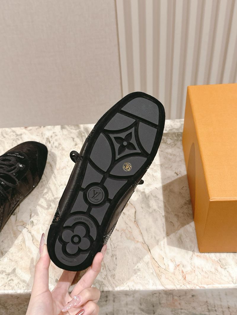 Louis Vuitton Unisex Sneakers SLS42309