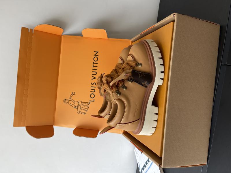 Louis Vuitton Unisex Sneakers SLU81001