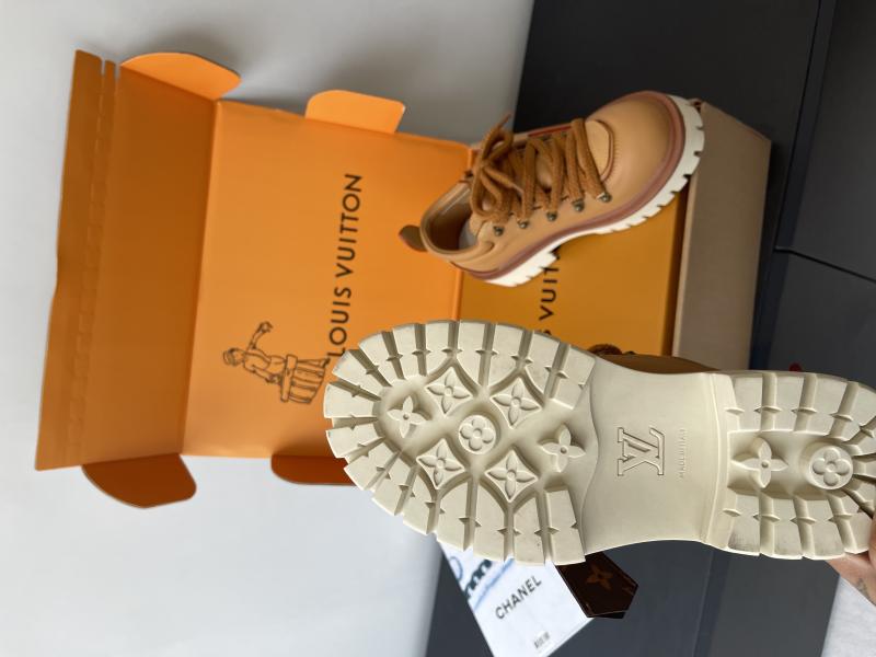 Louis Vuitton Unisex Sneakers SLU81001