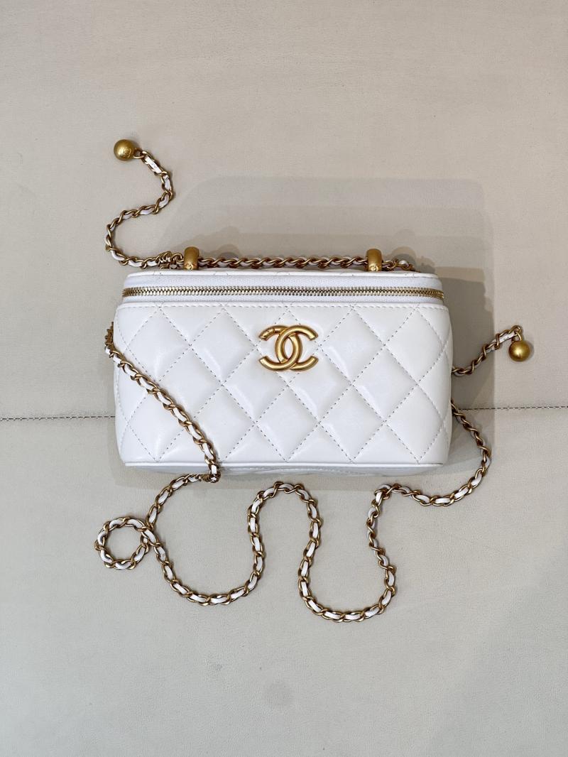 Small Chanel Vanity With Chain White AP3651