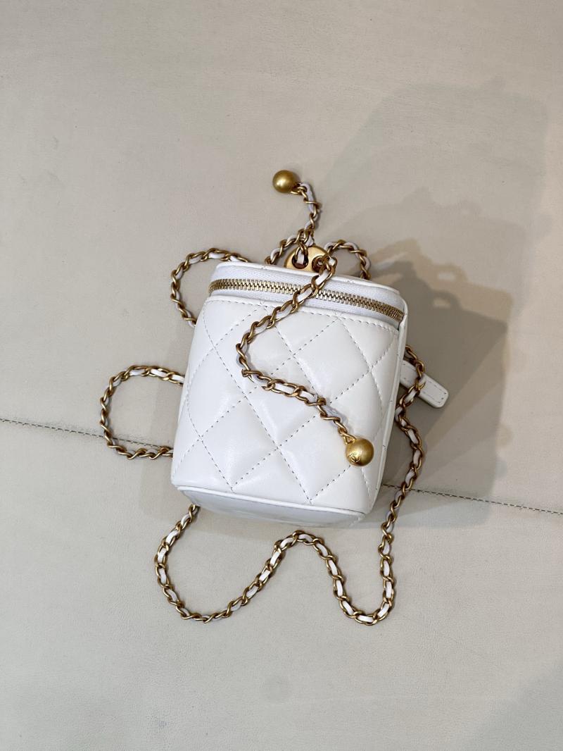 Small Chanel Vanity With Chain White AP3651