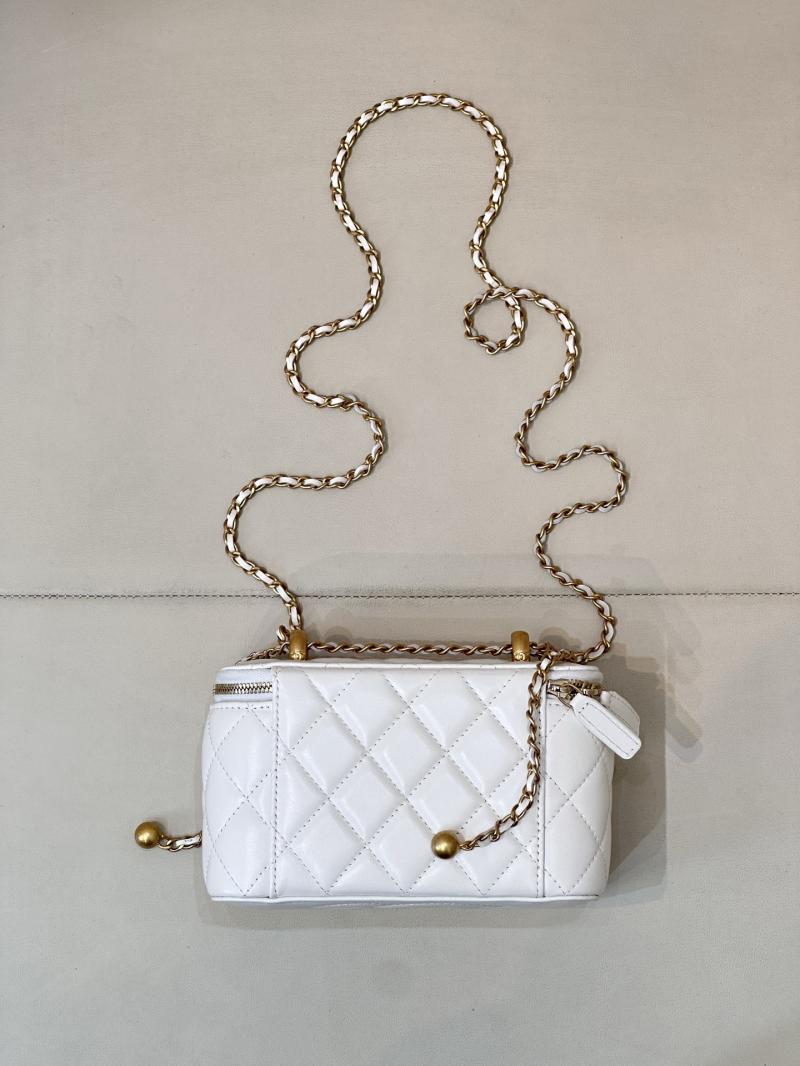 Small Chanel Vanity With Chain White AP3651