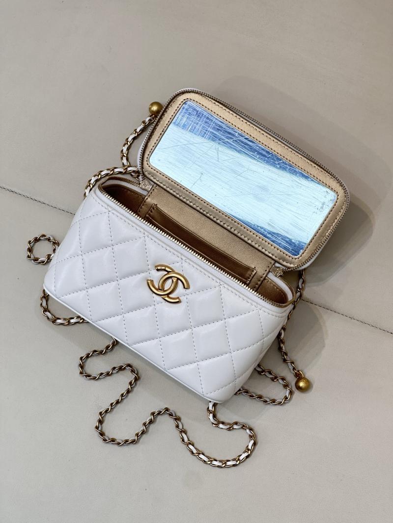 Small Chanel Vanity With Chain White AP3651
