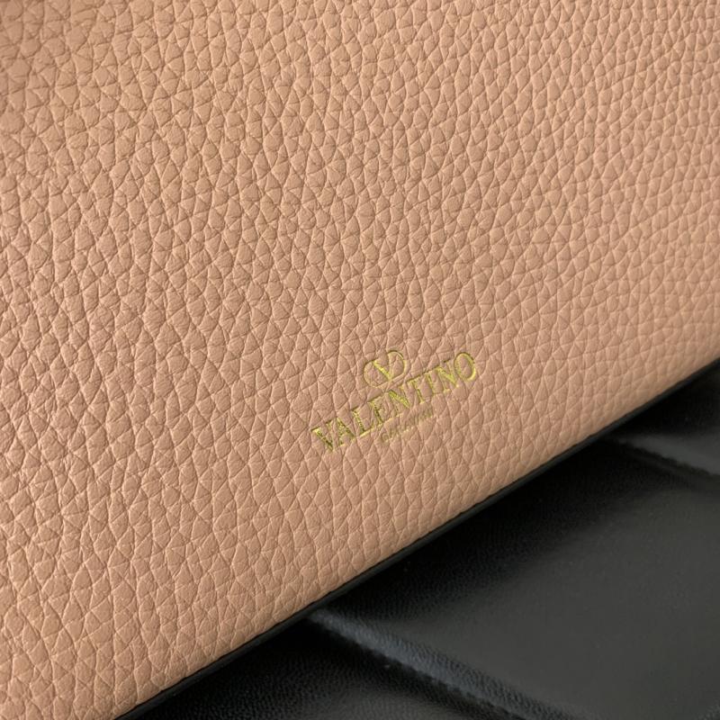 Valentino Small Rockstud Cross body bag Pink V0181