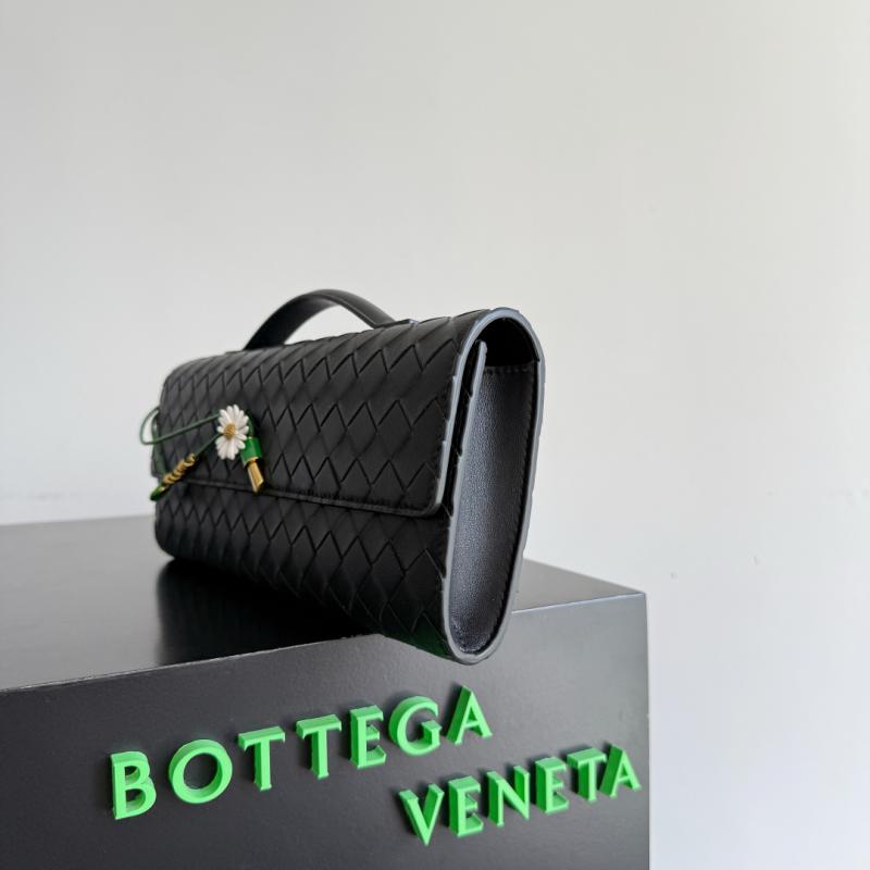 Bottega Veneta Andiamo Clutch Black 836810