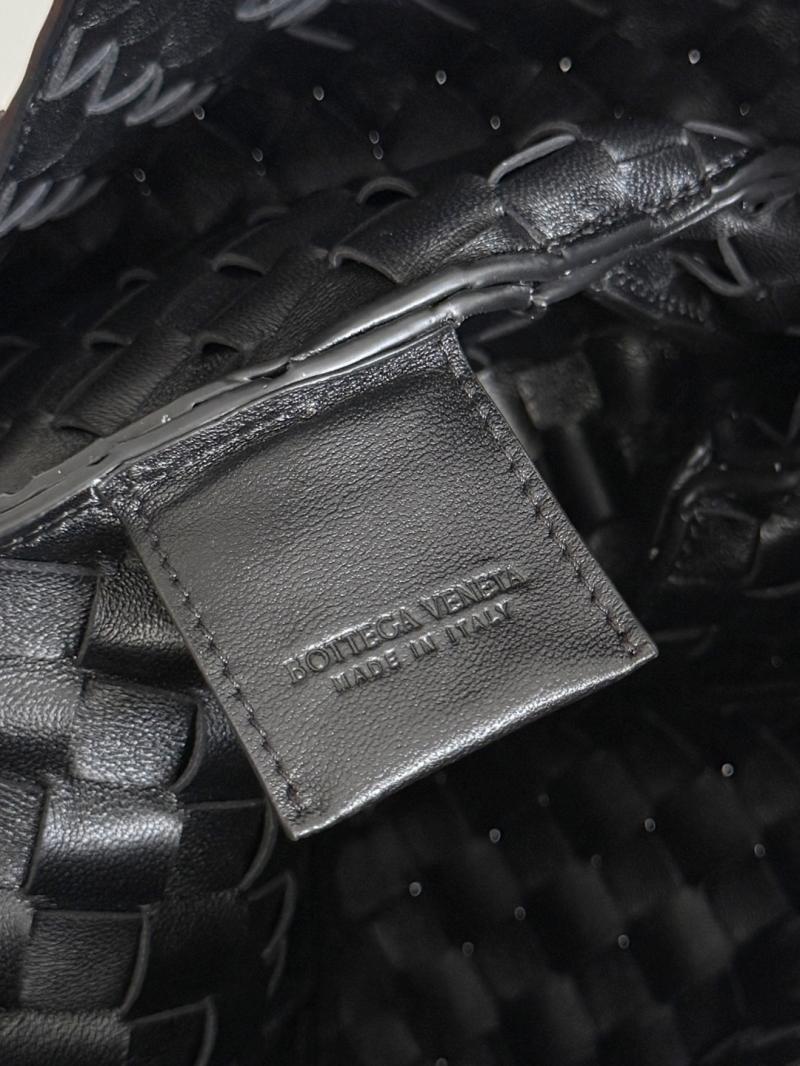 Bottega Veneta Large Campana Black 844250