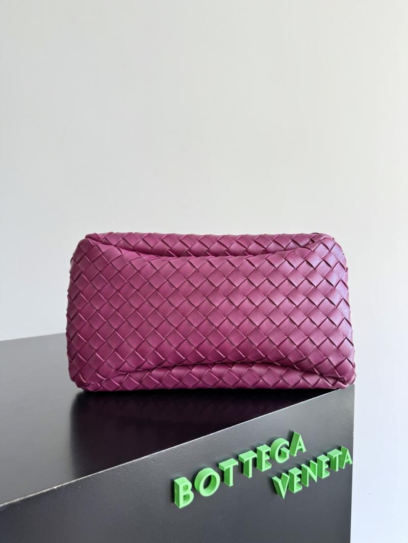 Bottega Veneta Medium Campana Beetroot 844249