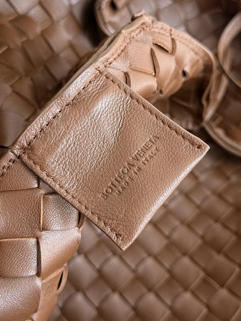Bottega Veneta Medium Campana Nocciola 844249