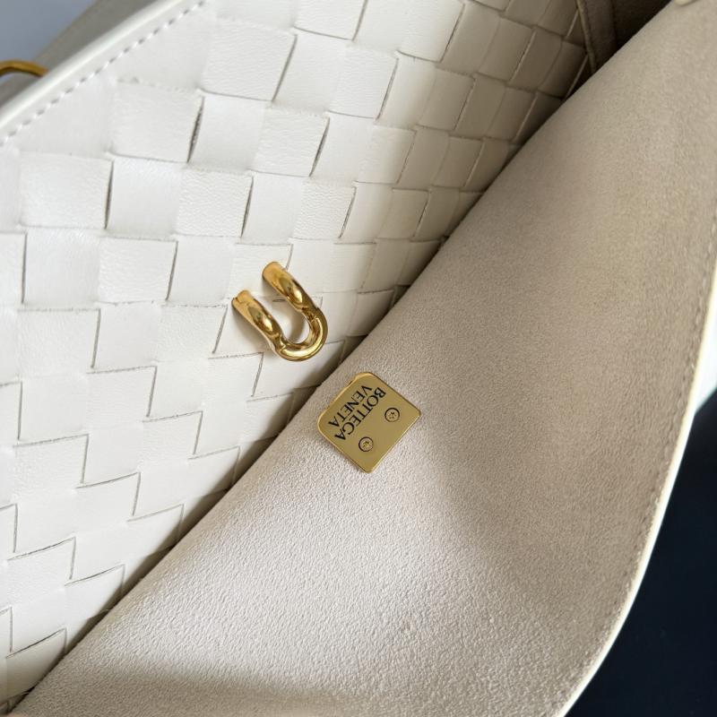 Bottega Veneta Medium Ciao Ciao Sea Salt 817231