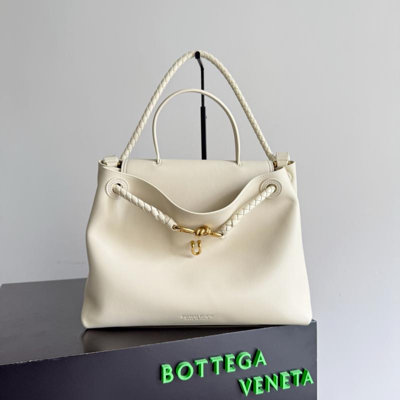 Bottega Veneta Medium Ciao Ciao Sea Salt 817231