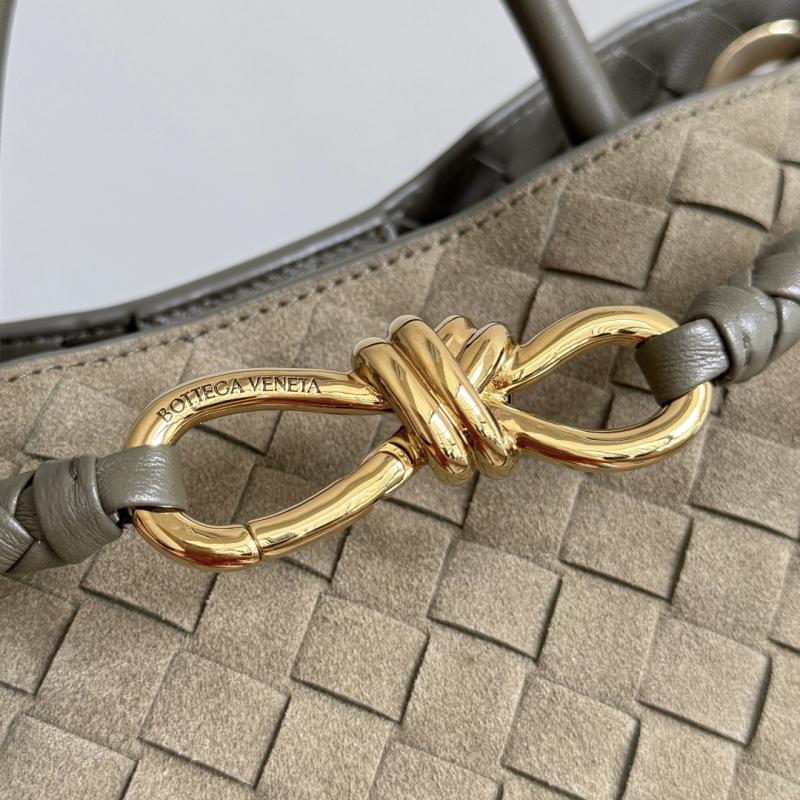 Bottega Veneta Suede Medium Andiamo Cypress B743572