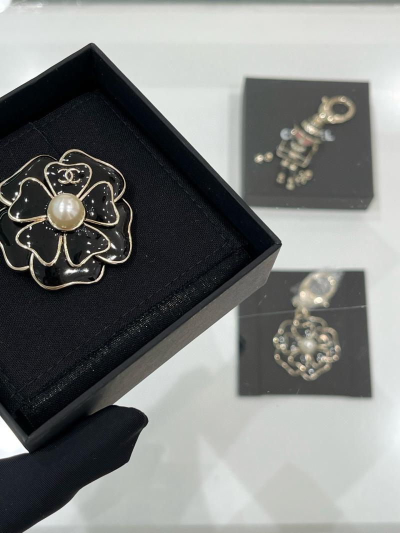 Chanel Brooch YCB90701