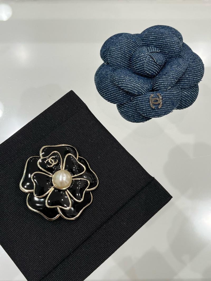 Chanel Brooch YCB90701