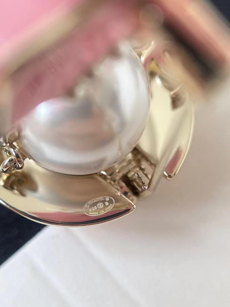 Chanel Brooch YCB91701