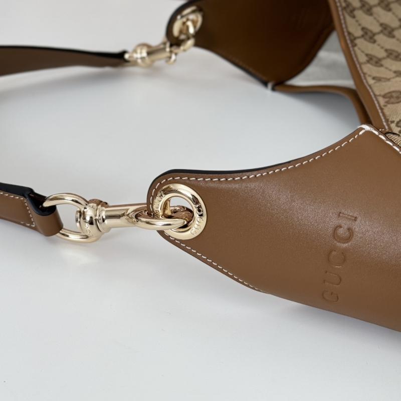 Gucci B large shoulder bag 815924
